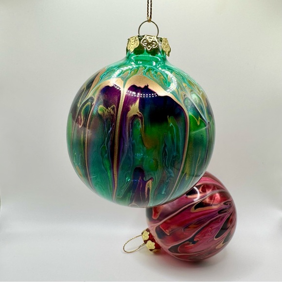 Pair of Marble Inside-Drip Painted Christmas Tree Glass Ball Ornaments - Picture 8 of 10